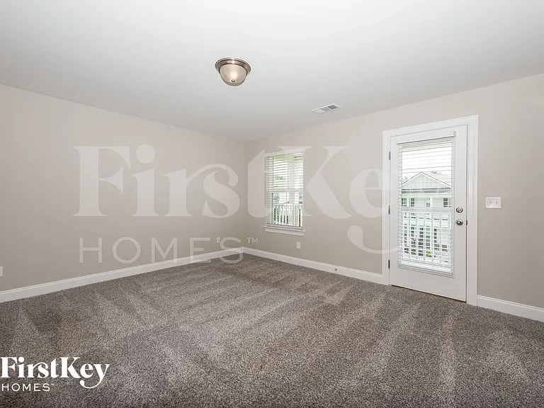 1451 Japonica Aly — Photo 7