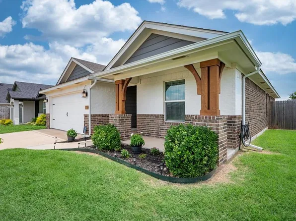 3308 Pagoda Pead Dr, Yukon, OK 73099