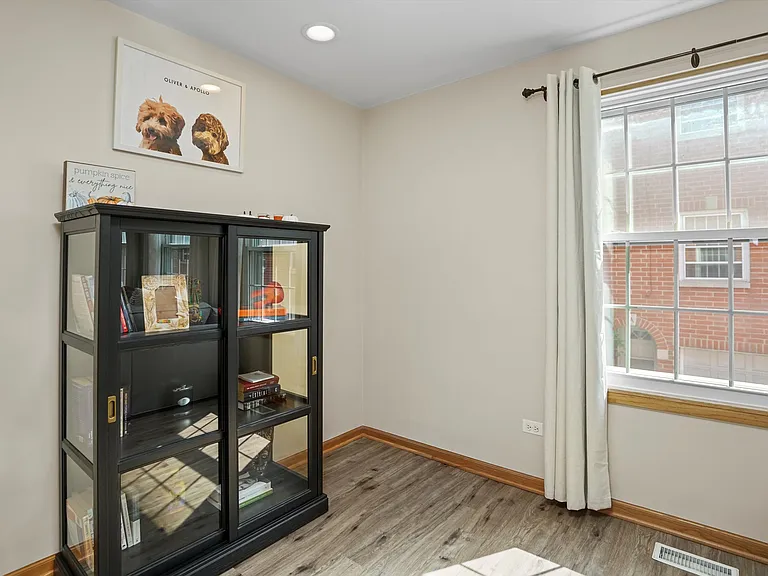 6201 S Knox Ave #A — Photo 4