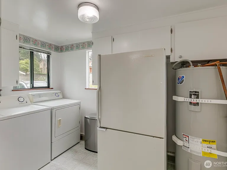 7009 Rainier Dr — Photo 6
