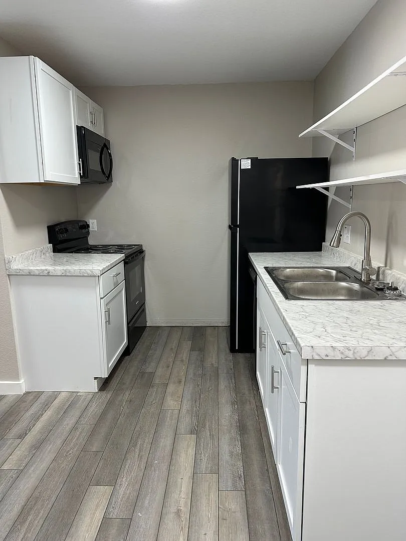 Hwy 63 N Bono Apartments — Photo 3