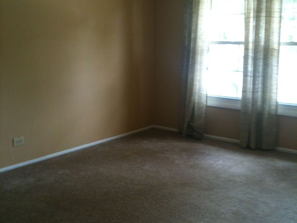 1st image of 155 Pebble Creek Dr