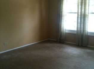 155 Pebble Creek Dr, Lake Zurich, IL 60047