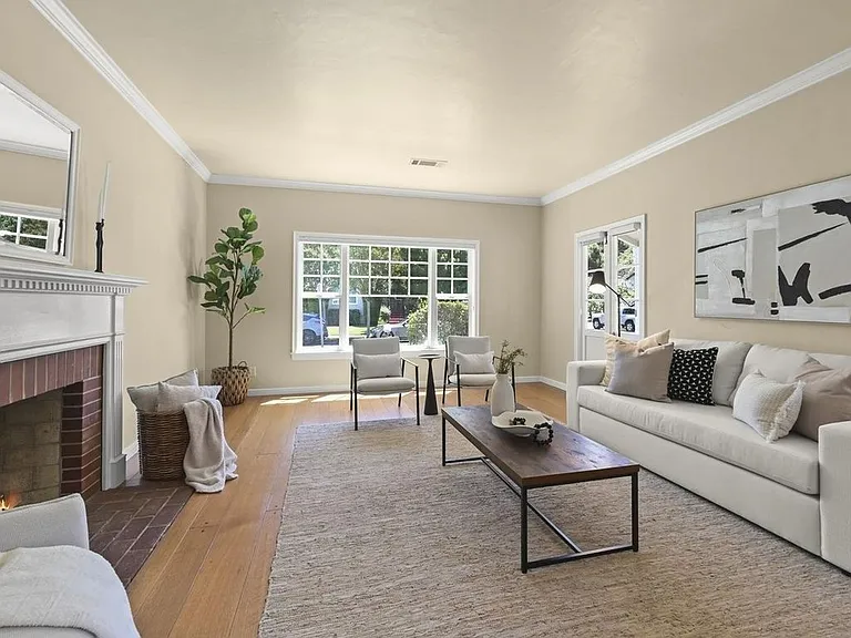 535 Bertola St — Photo 15