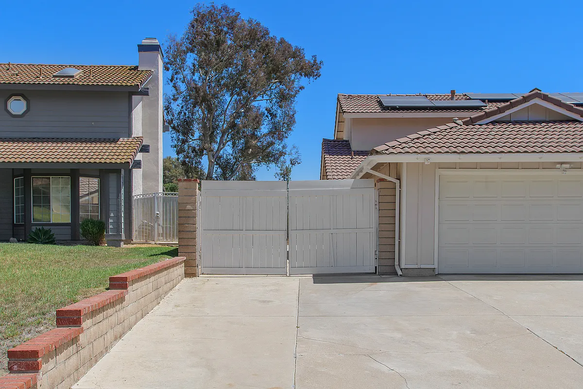 3 bed, 1660 sqft, $3,995 — Photo 4