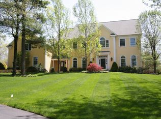 15 Abbey Ln, Rehoboth, MA 02769