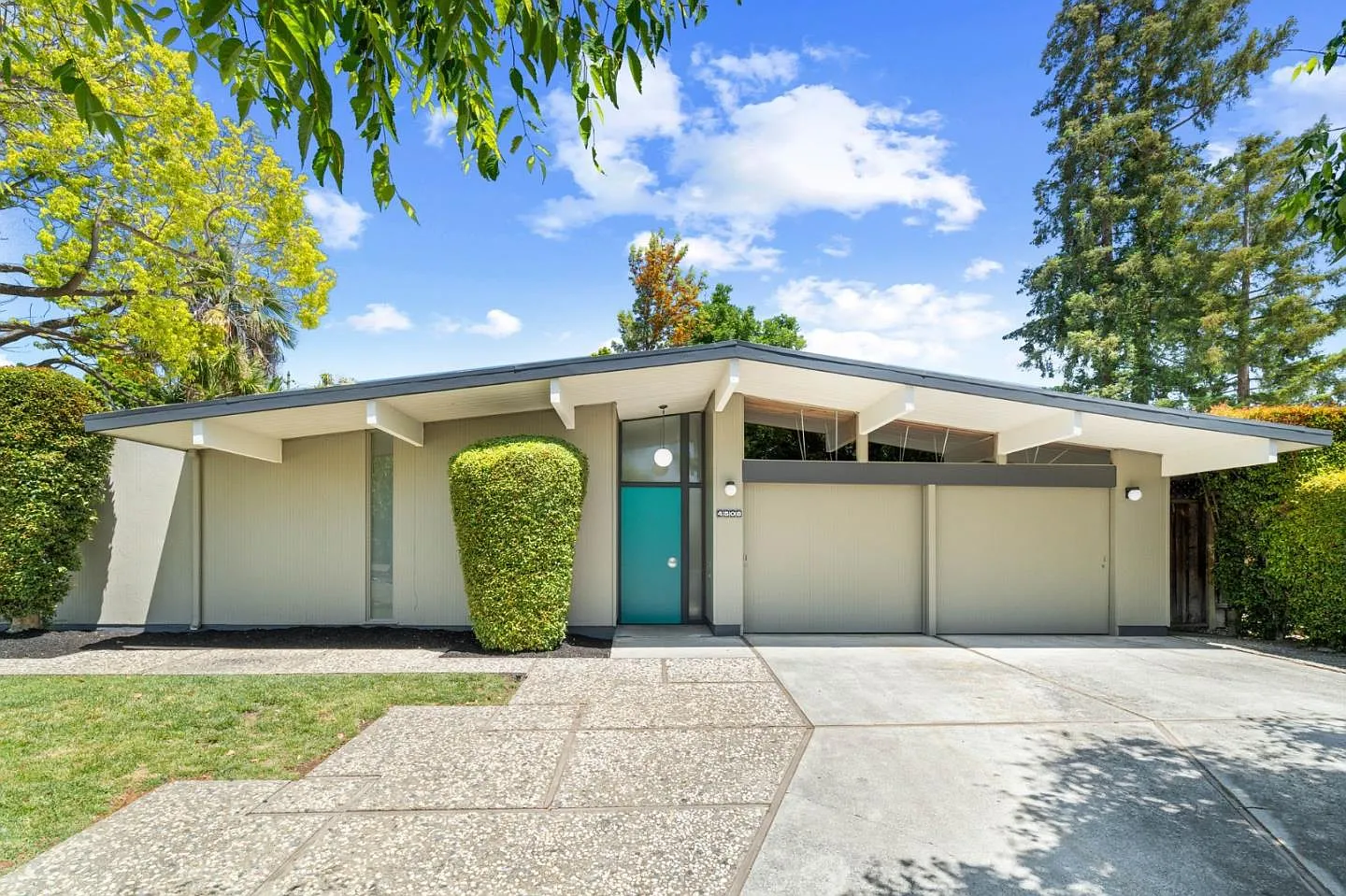 4508 Mossbrook Cir photo 1