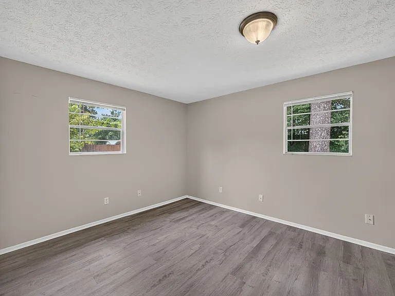 1083 Stokes St — Photo 10