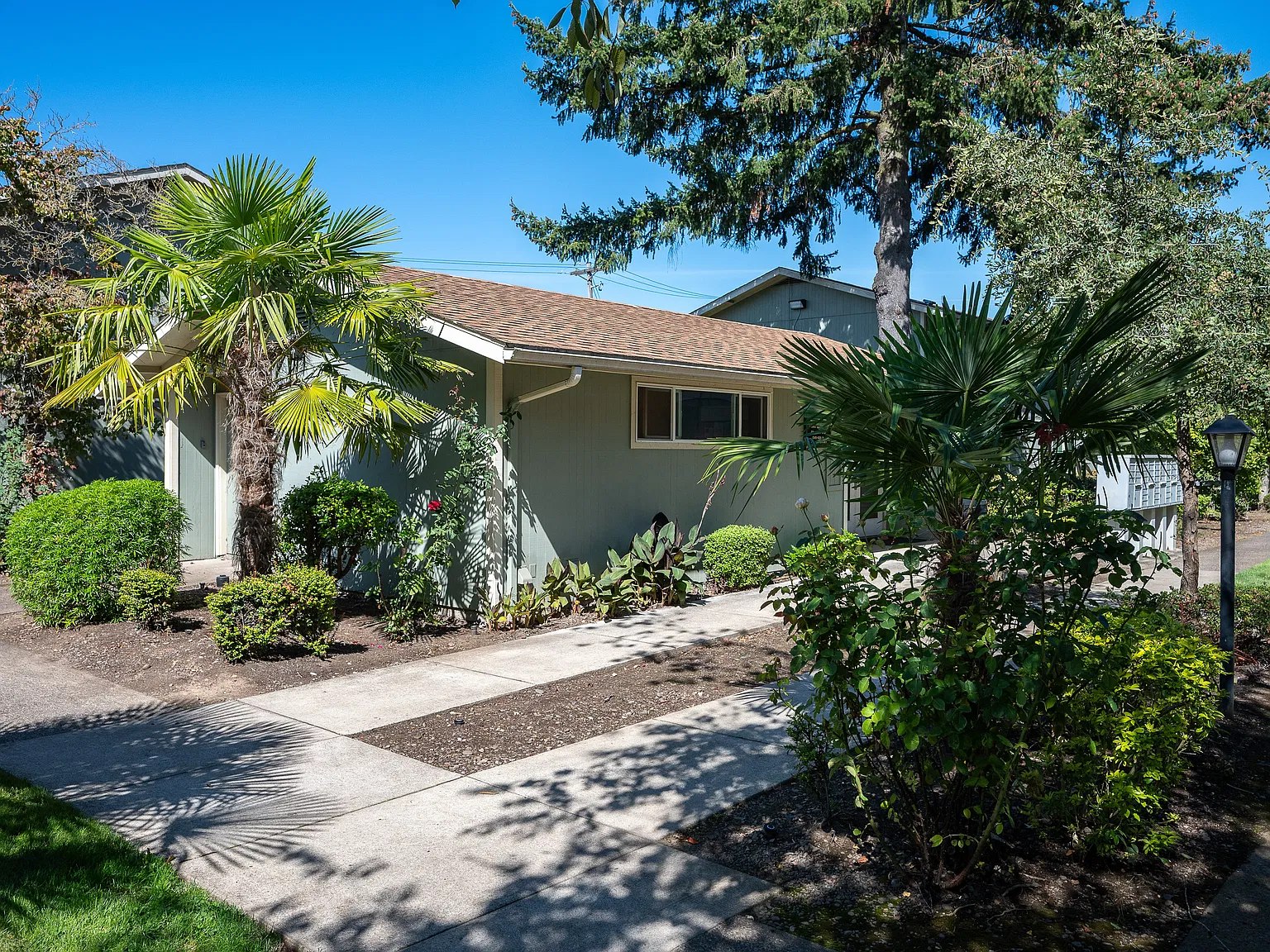 Santiam Terrace — Photo 2