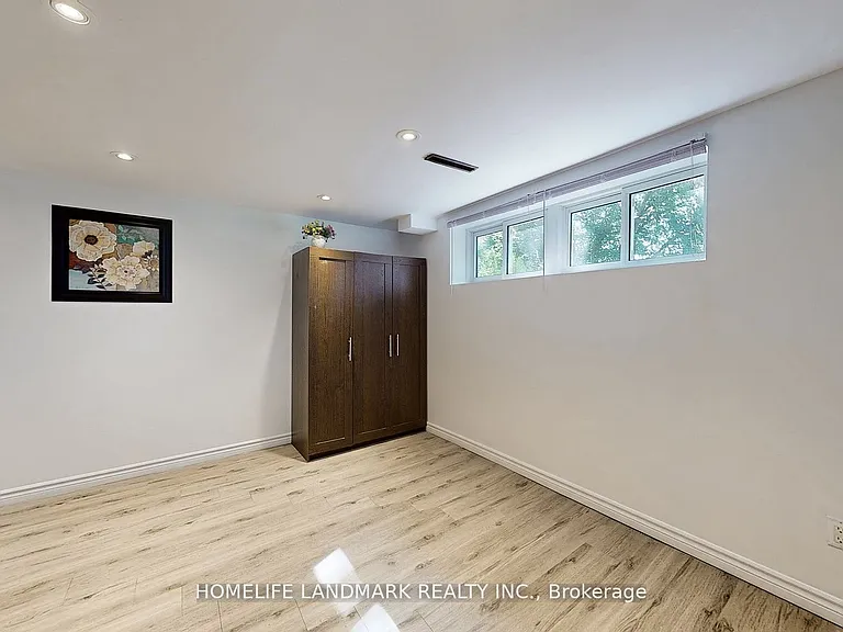 11 Uplands Ave #BASEMENT — Photo 21