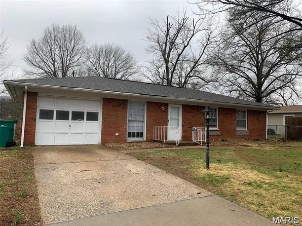 405 Todd Ln, Belleville, IL 62221