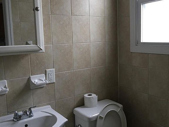 5th image of 62 Tuers Ave APT 3R
