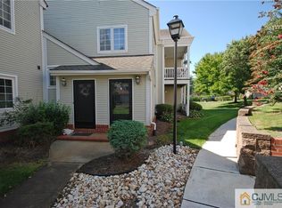 3 Rutland Ln #B, Monroe Township, NJ 08831