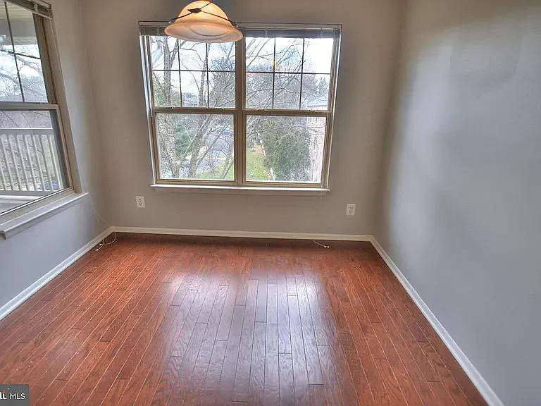 1707 Ascot Way #E — Photo 8