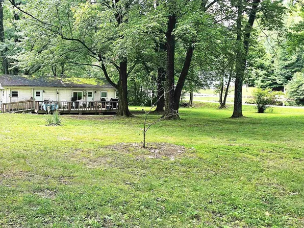 833 Mount Gilead Rd, Boonville, IN 47601