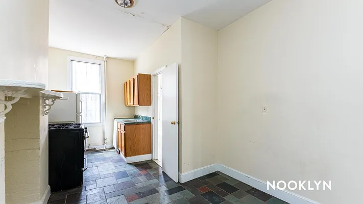 Rented by Nooklyn NYC LLC | media 8