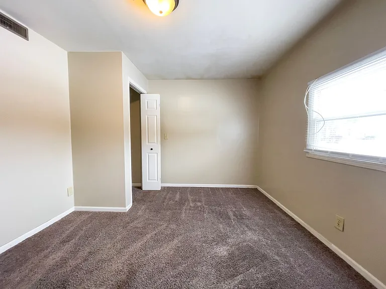 1800 E Princeton Ave — Photo 15