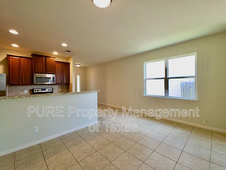 1697 Breanna Ln — Photo 10