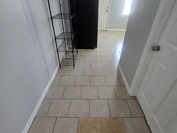 5th image of 25 Princeton St APT 1