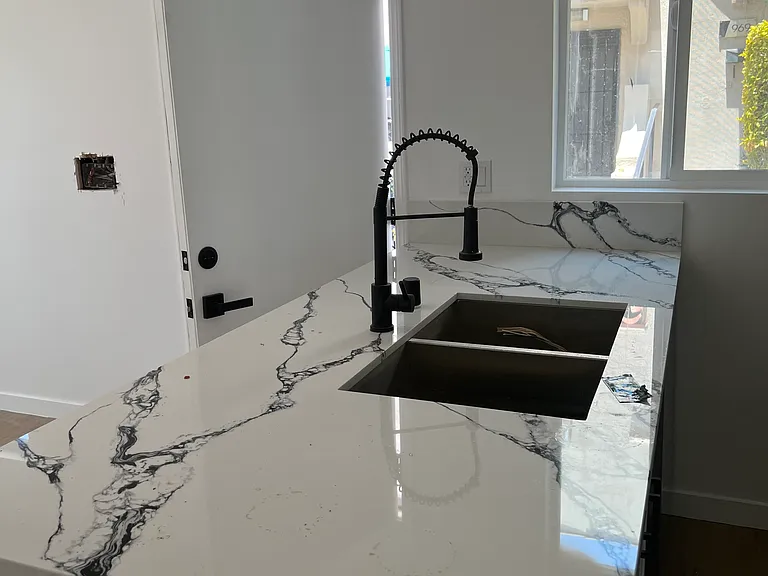 965 N Serrano Ave — Photo 8