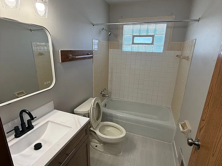 325 Sentinel Dr — Photo 7