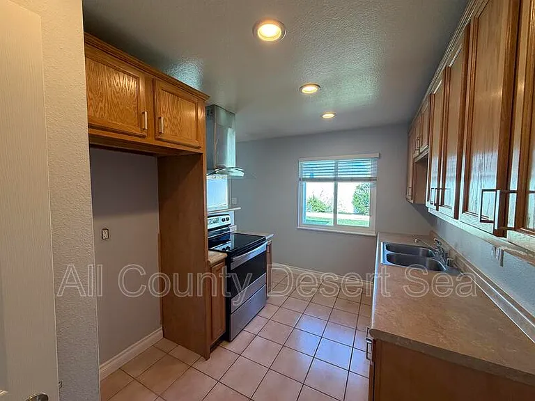 19432 Cindy Ln — Photo 10