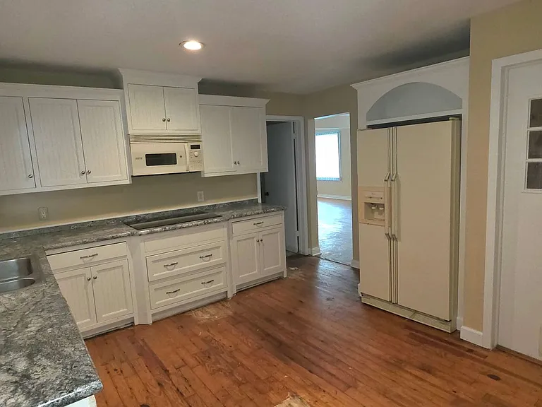 512 W Normal St — Photo 4