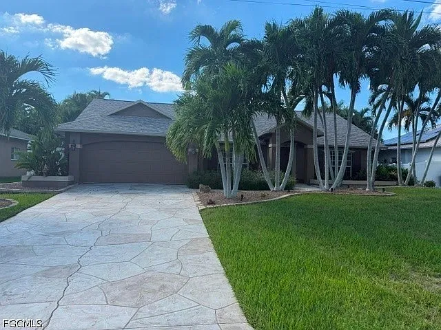 3 bed, 2.0 bath, 1398 sqft, $2,200 — Photo 1