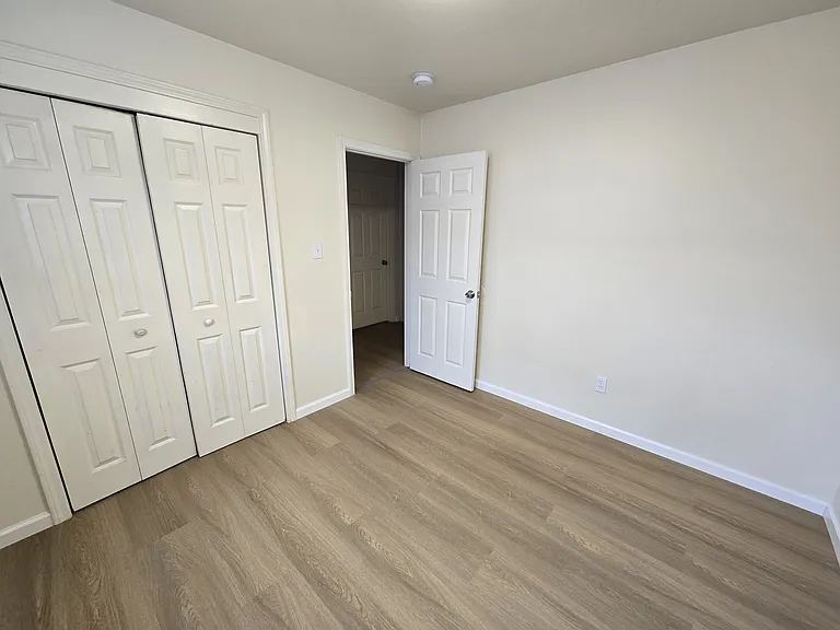 5334 Creely Ave — Photo 7