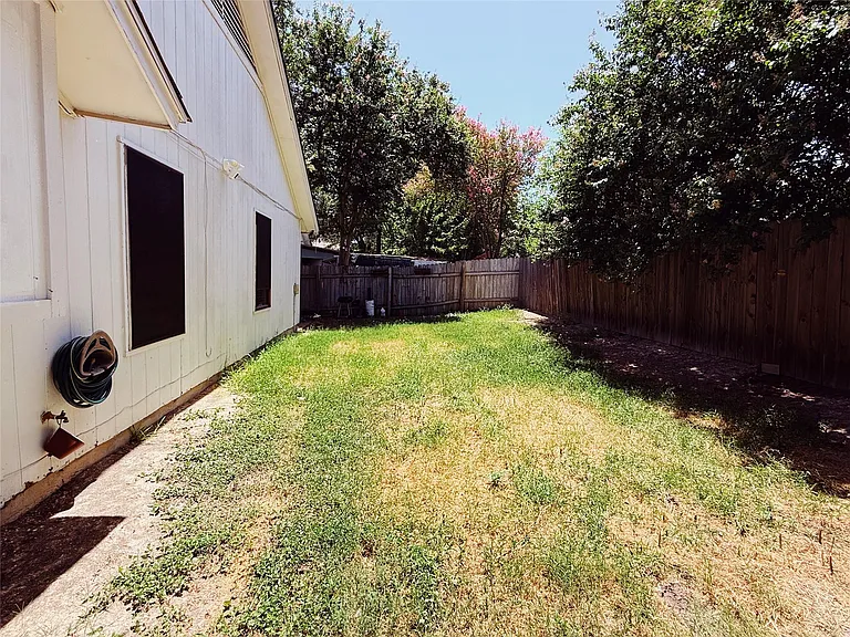 12314 Thompkins Dr — Photo 34