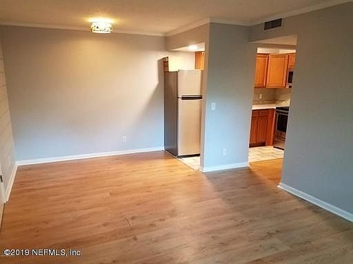 2nd image of 3307 Mayflower St APT 4