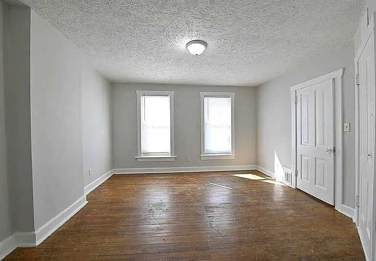 4038 Seward St #2 — Photo 8