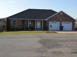 1210 Choctaw Ridge Dr, Holts Summit, MO 65043
