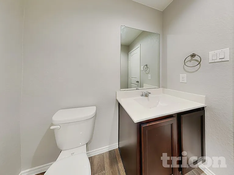 1016 Adler Way — Photo 15