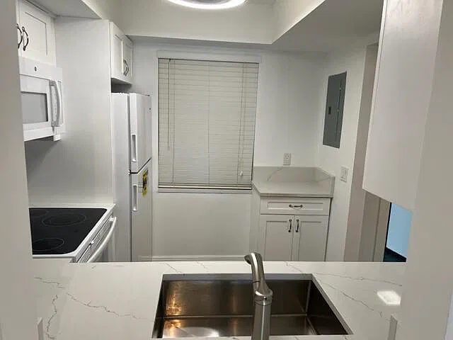 1 bed, 1.0 bath, 648 sqft, $1,800 — Photo 4