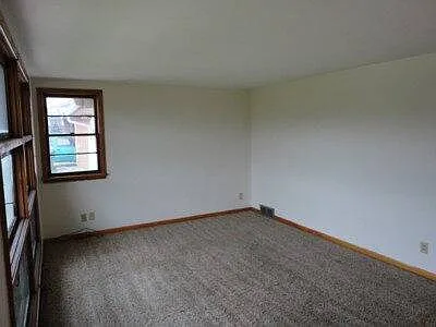 2 bed, 1.0 bath, $875 — Photo 2