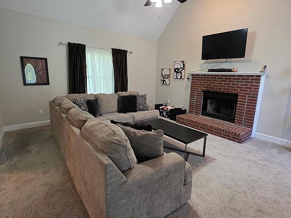 3rd image of 3117 Fairmond Ct