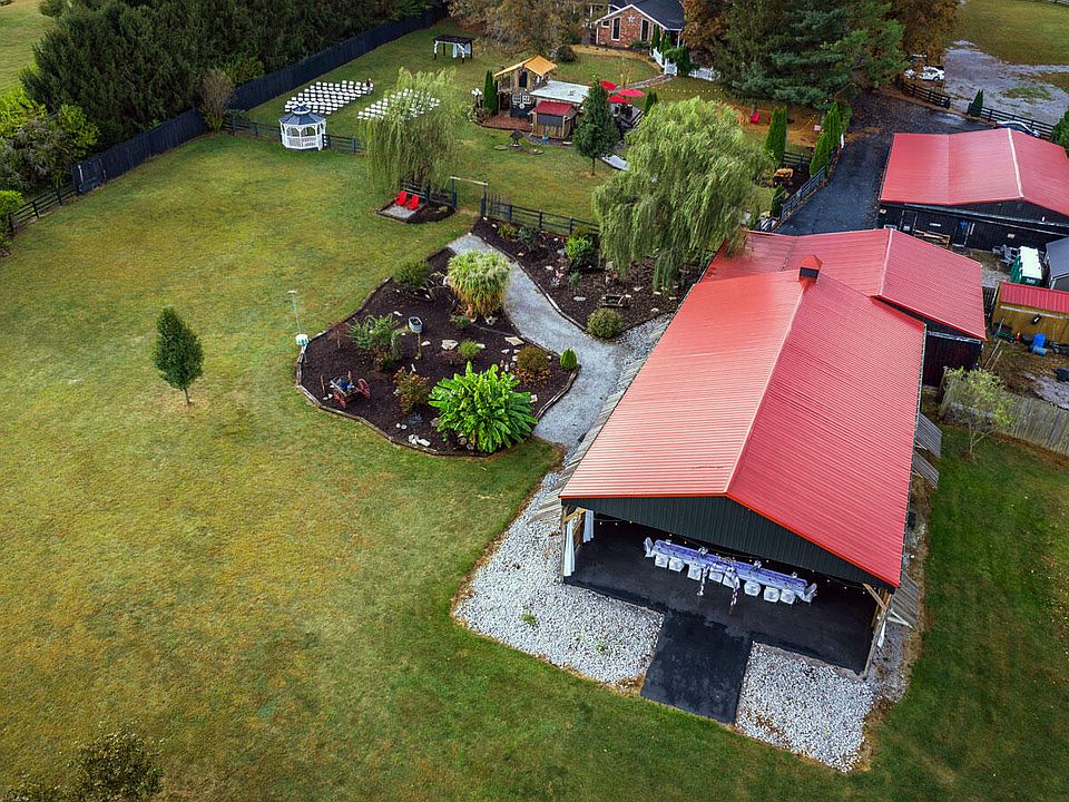 1st image of 5028 Ashgrove Rd