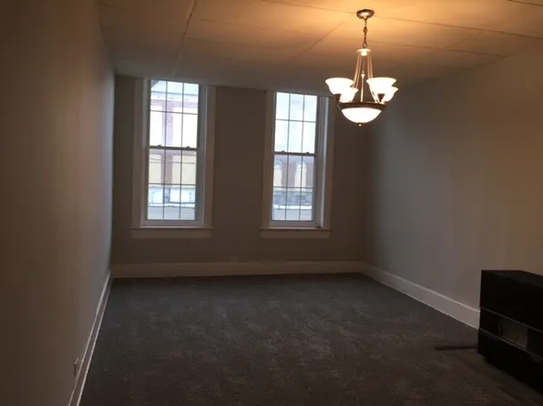 110 E Main St APT 2, New Albany, IN 47150