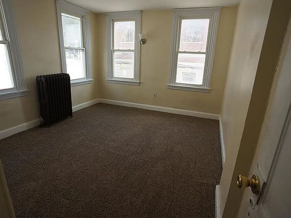 3rd image of 221 Walnut St #2