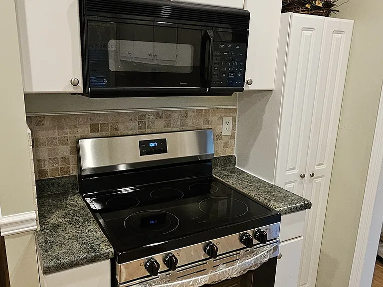 63 Wilson Ave — Photo 19