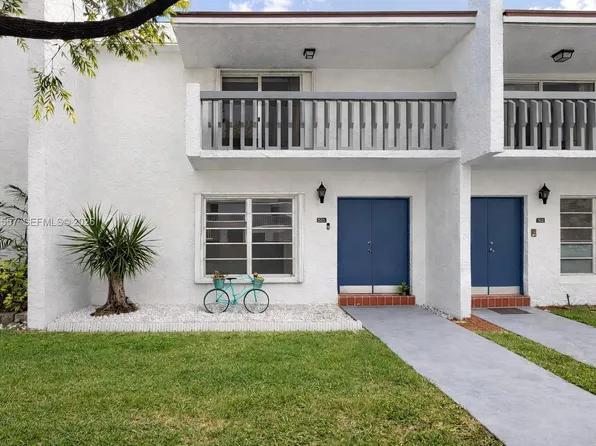 9430 SW 170th St APT 303, Palmetto Bay, FL 33157
