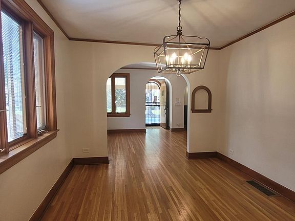 4th image of 624 S Vine St