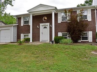 1373 Twin Trails Ct, Fenton, MO 63026