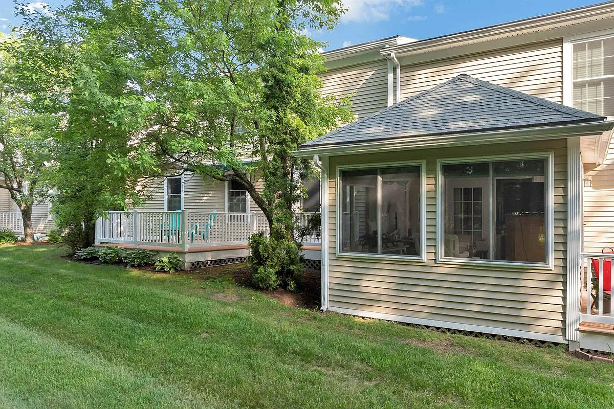 2 bed, 3.0 bath, 2007 sqft, $2,500 — Photo 3