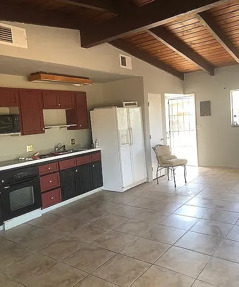 1621 N Venice Ave #1 — Photo 1