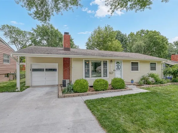 7115 Robinson Dr, Overland Park, KS 66204