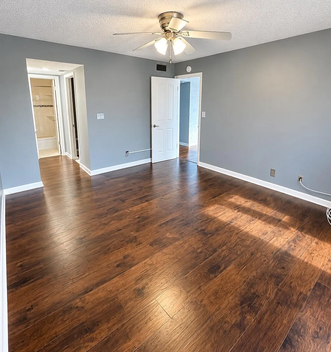 1 bed, 1.5 bath, 810 sqft, $1,750 — Photo 4