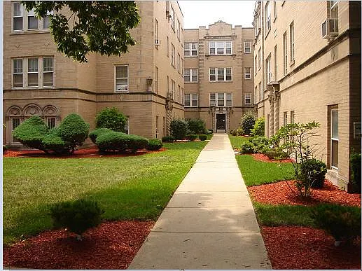 810 Forest Ave Apartments — Photo 1