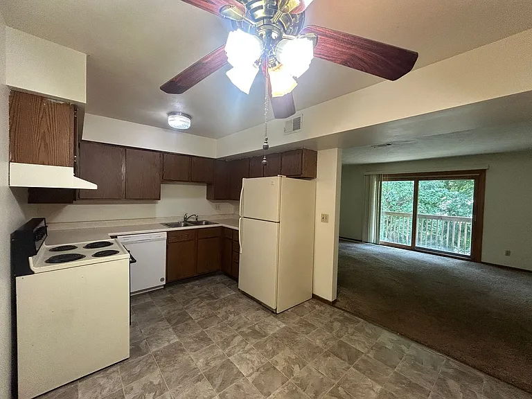 5122 25th Avenue Ct — Photo 2